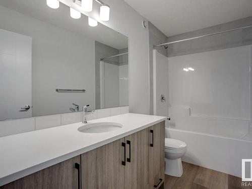 530 Bluff Lane, Leduc, AB - Indoor Photo Showing Bathroom