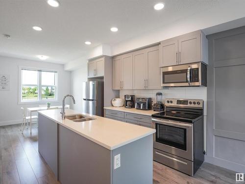 70 655 Watt Boulevard, Edmonton, AB - Indoor Photo Showing Kitchen With Double Sink With Upgraded Kitchen