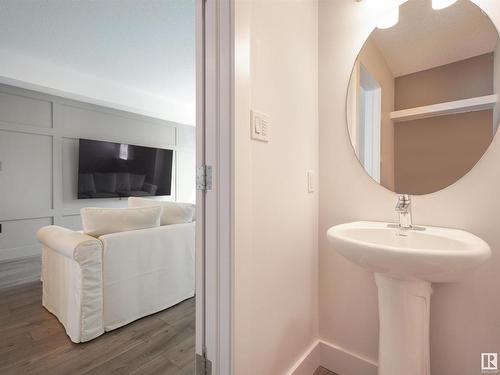 70 655 Watt Boulevard, Edmonton, AB - Indoor Photo Showing Bathroom