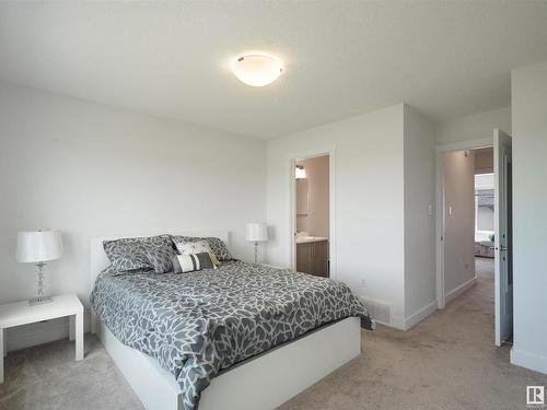 70 655 Watt Boulevard, Edmonton, AB - Indoor Photo Showing Bedroom