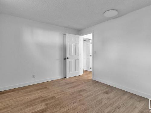 13703 137 Avenue, Edmonton, AB - Indoor Photo Showing Other Room