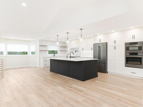 38 Heartwood Lane, Stony Plain, AB - Indoor Photo Showing Kitchen With Upgraded Kitchen