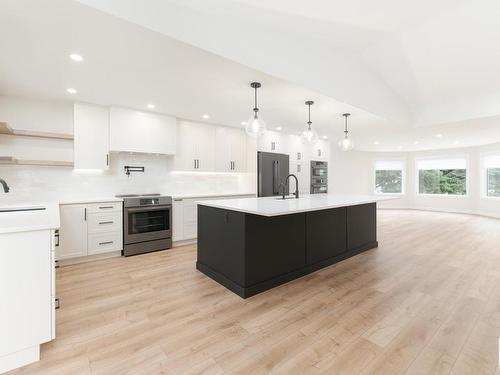 38 Heartwood Lane, Stony Plain, AB - Indoor Photo Showing Kitchen With Upgraded Kitchen