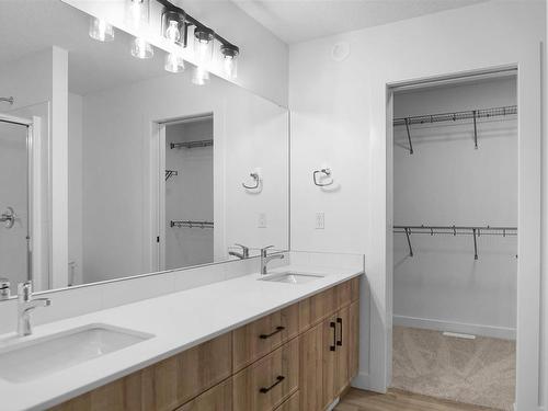 17255 9B Avenue, Edmonton, AB - Indoor Photo Showing Bathroom