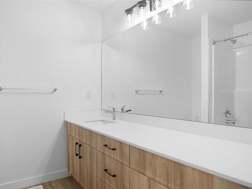 17255 9B Avenue, Edmonton, AB - Indoor Photo Showing Bathroom