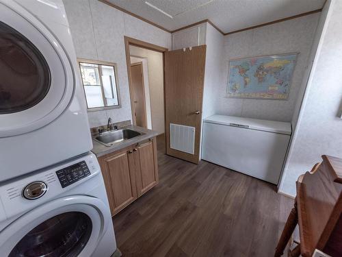 4916 56 Street, Rural Lac Ste. Anne County, AB - Indoor Photo Showing Laundry Room