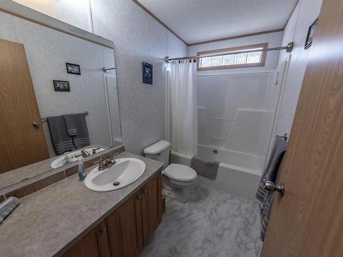 4916 56 Street, Rural Lac Ste. Anne County, AB - Indoor Photo Showing Bathroom