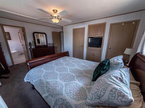 4916 56 Street, Rural Lac Ste. Anne County, AB - Indoor Photo Showing Bedroom