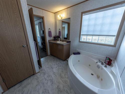 4916 56 Street, Rural Lac Ste. Anne County, AB - Indoor Photo Showing Bathroom