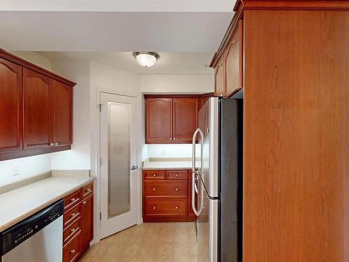 220 7510 89 Street, Edmonton, AB - Indoor Photo Showing Kitchen