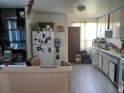 9818 81 Avenue, Edmonton, AB - Indoor Photo Showing Kitchen