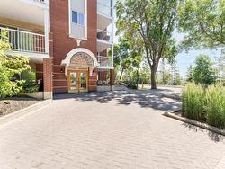 #314 11716 100 AV NW  Edmonton, AB T5K 2G3