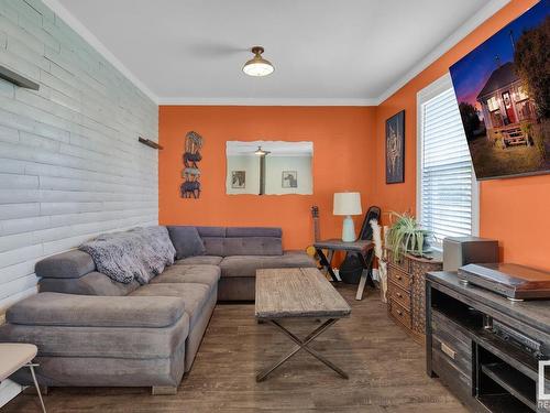 5168 50 Street, Waskatenau, AB - Indoor Photo Showing Living Room