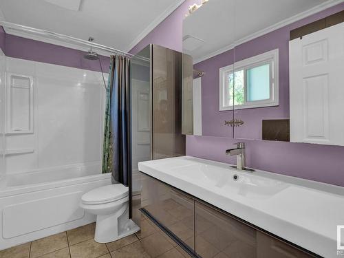 5168 50 Street, Waskatenau, AB - Indoor Photo Showing Bathroom