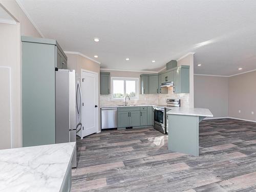 86 Meadowview Road, Morinville, AB - Indoor Photo Showing Kitchen