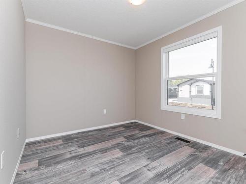 86 Meadowview Road, Morinville, AB - Indoor Photo Showing Other Room