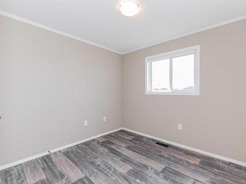 86 Meadowview Road, Morinville, AB - Indoor Photo Showing Other Room