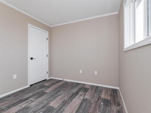 86 Meadowview Road, Morinville, AB - Indoor Photo Showing Other Room