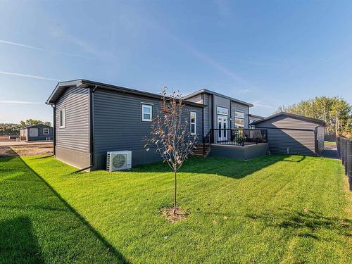 86 Meadowview Road, Morinville, AB - Outdoor