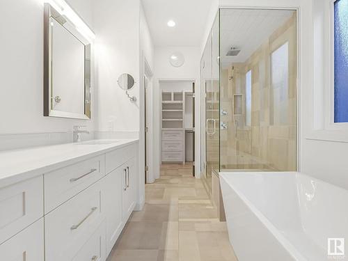 9433 142 Street, Edmonton, AB - Indoor Photo Showing Bathroom