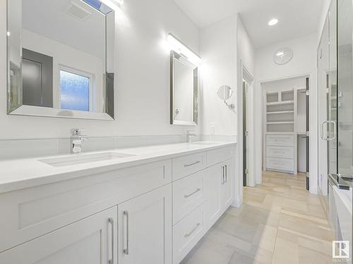 9433 142 Street, Edmonton, AB - Indoor Photo Showing Bathroom