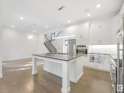 9433 142 Street, Edmonton, AB - Indoor Photo Showing Kitchen With Upgraded Kitchen