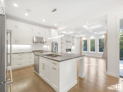 9433 142 Street, Edmonton, AB - Indoor Photo Showing Kitchen With Double Sink With Upgraded Kitchen