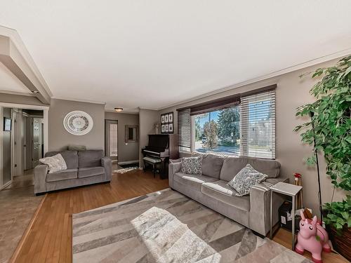 19 Garrison Cr, Sherwood Park, AB 