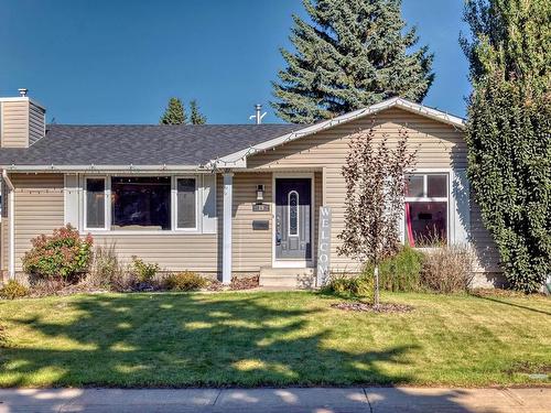 19 Garrison Cr, Sherwood Park, AB 