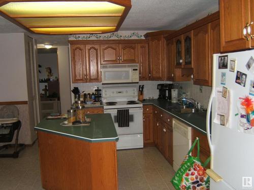 4405 52 Street, Vegreville, AB - Indoor Photo Showing Kitchen