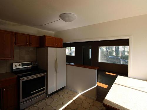 11920 69 Street, Edmonton, AB - Indoor Photo Showing Kitchen