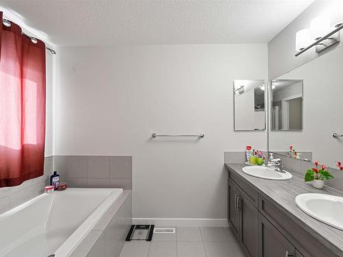 2093 Redtail Cm Nw, Edmonton, AB 