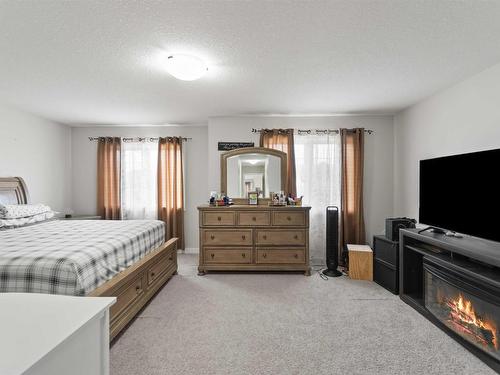 2093 Redtail Cm Nw, Edmonton, AB 