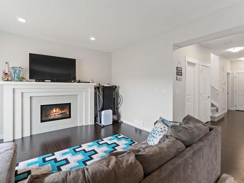 2093 Redtail Cm Nw, Edmonton, AB 