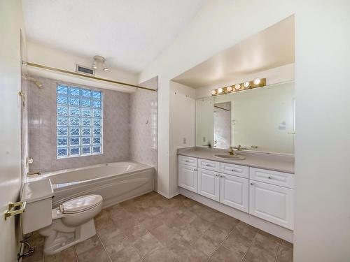 502 9131 99 Street, Edmonton, AB - Indoor Photo Showing Bathroom