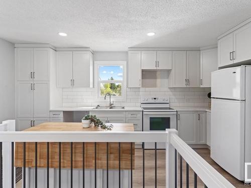 1211 5 Avenue, Cold Lake, AB - Indoor Photo Showing Kitchen