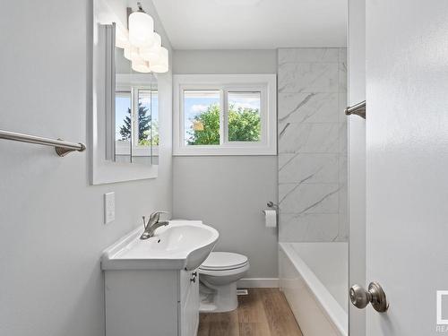 1211 5 Avenue, Cold Lake, AB - Indoor Photo Showing Bathroom