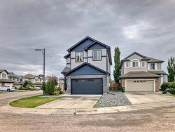 8387 Shaske CR NW NW  Edmonton, AB T6R 0B4