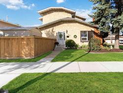 11004 BEAUMARIS RD NW  Edmonton, AB T5X 1Z6