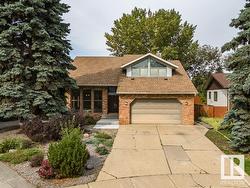 424 WANYANDI RD NW  Edmonton, AB T5T 4M6