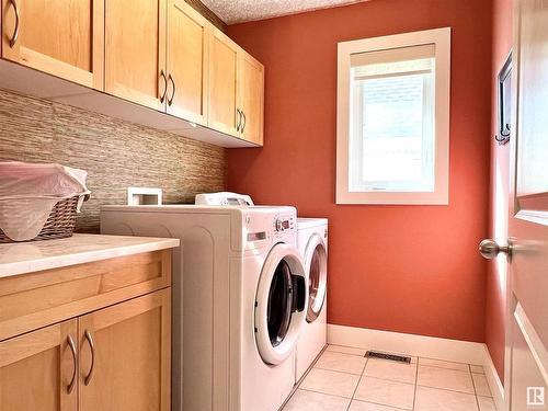 959 Lamb Crescent, Edmonton, AB - Indoor Photo Showing Laundry Room