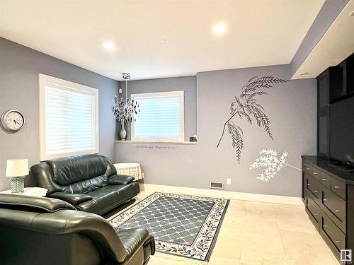 959 Lamb Crescent, Edmonton, AB - Indoor Photo Showing Other Room