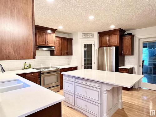 959 Lamb Crescent, Edmonton, AB - Indoor Photo Showing Kitchen With Double Sink