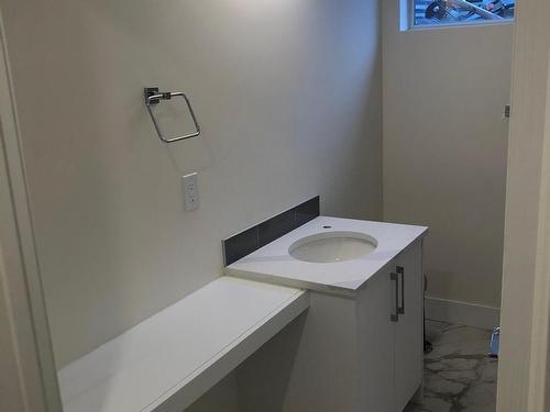 14712 108 Avenue, Edmonton, AB - Indoor Photo Showing Bathroom