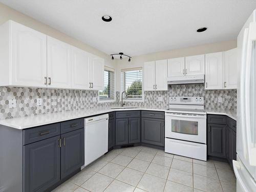 15936 59 Street, Edmonton, AB - Indoor Photo Showing Kitchen