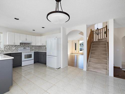 15936 59 Street, Edmonton, AB - Indoor Photo Showing Kitchen