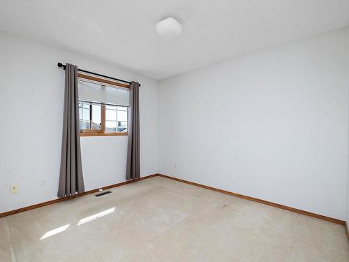 15936 59 Street, Edmonton, AB - Indoor Photo Showing Other Room