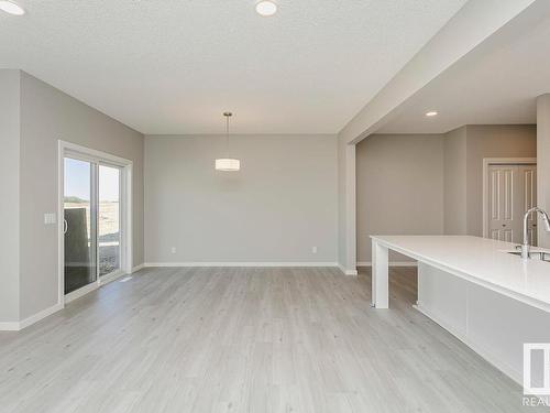 651 Kinglet Boulevard, Edmonton, AB - Indoor Photo Showing Other Room