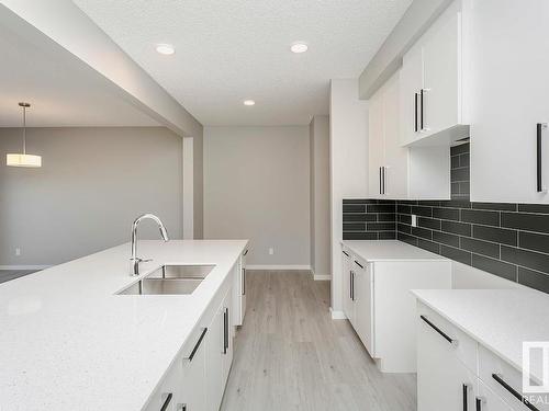 651 Kinglet Boulevard, Edmonton, AB - Indoor Photo Showing Kitchen With Double Sink