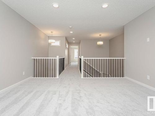 651 Kinglet Boulevard, Edmonton, AB - Indoor Photo Showing Other Room